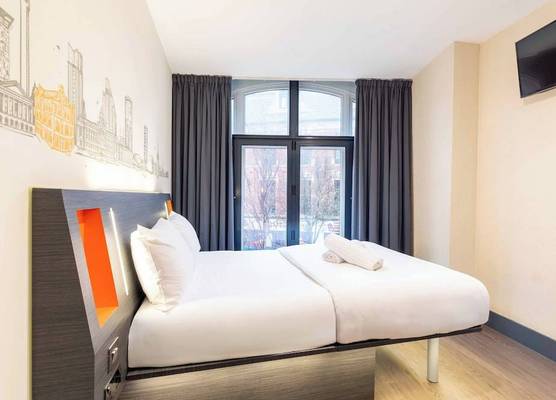 easyHotel Birmingham 1