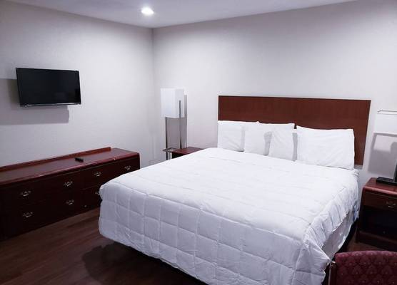 CLEAR LAKES INN 1