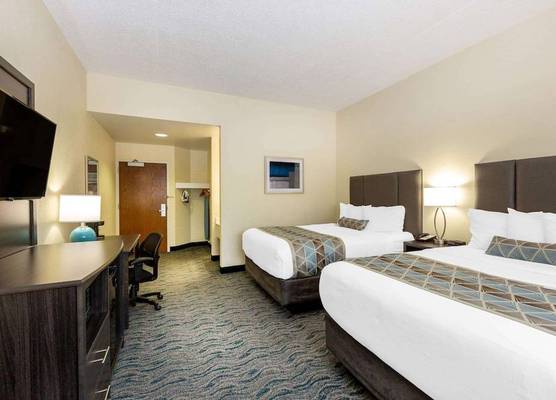 Baymont by Wyndham Des Moines Airport 1