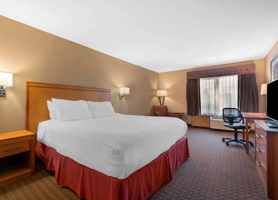 Best Western Plus Olympic Inn 1