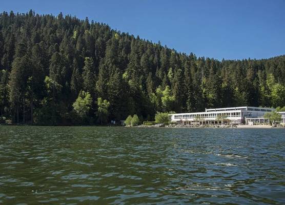 Appart'Hôtel LIDO au bord de l'eau 1