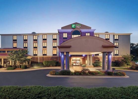 Holiday Inn Express & Suites LAVONIA by IHG 1