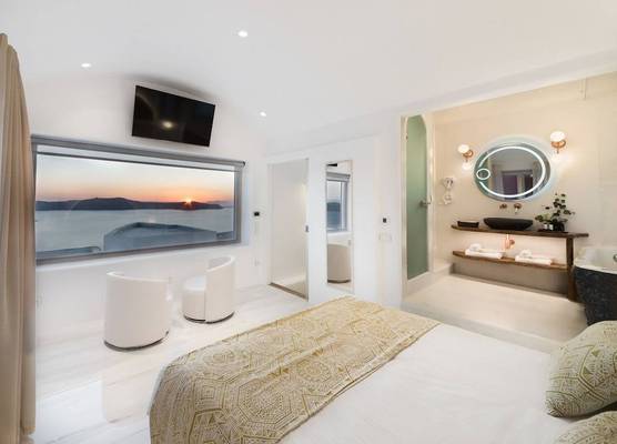 Emfasis Luxury Villa with heated Jacuzzi-Sunset view 1