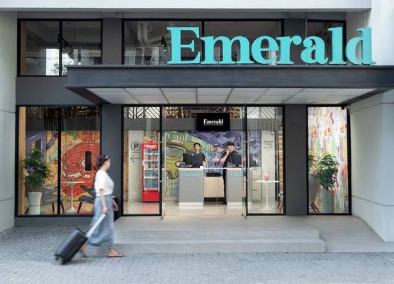 Emerald Hotel Residence 1