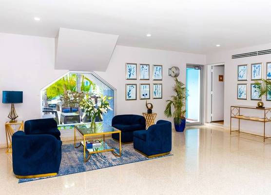 Aqua Hotel & Suites 1