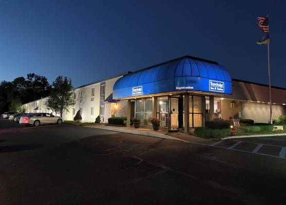 Travelodge Inn & Suites by Wyndham Albany 1