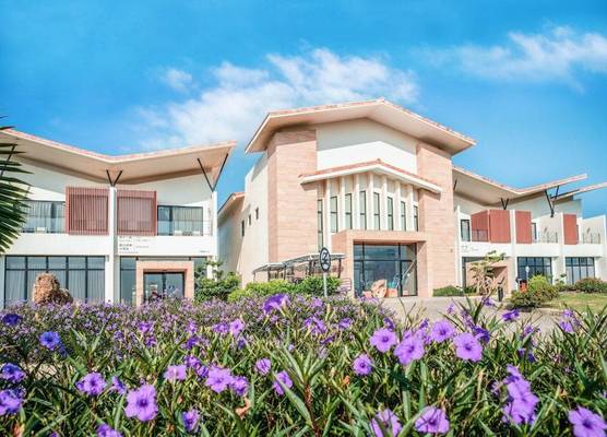SkyeBay Club 1
