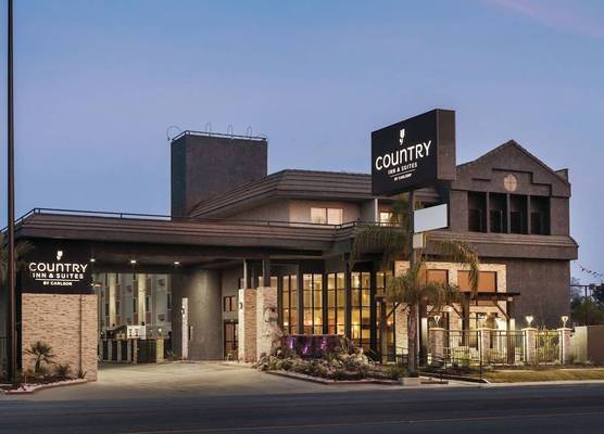 Country Inn & Suites by Radisson, Bakersfield, CA 1