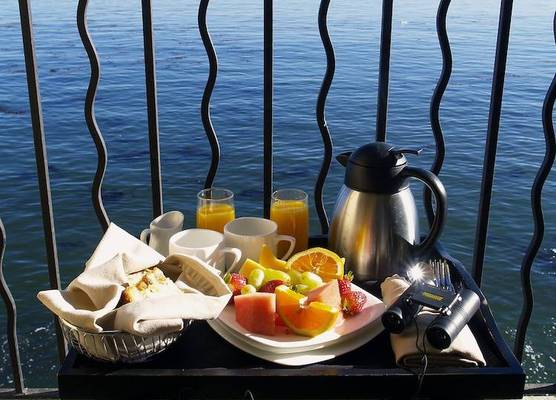 Monterey Bay Inn 1