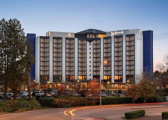 Radisson Blu Vancouver Airport Hotel & Marina 1