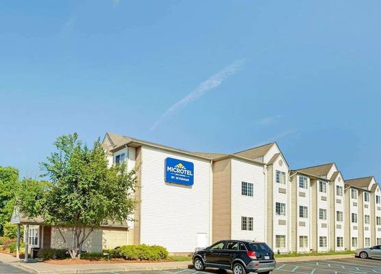 Microtel Inn & Suites by Wyndham Detroit Roseville 1