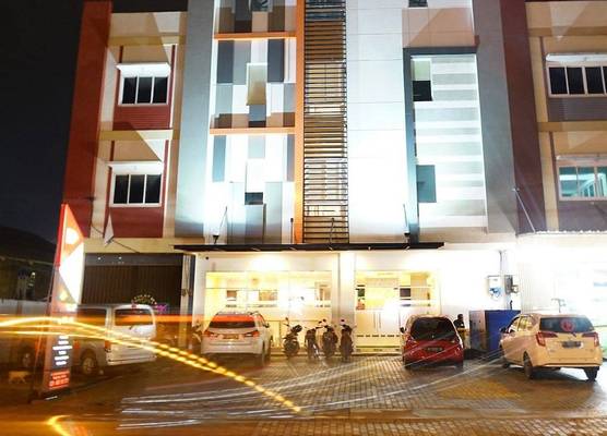 Central Front One Inn Jakarta Airport 1