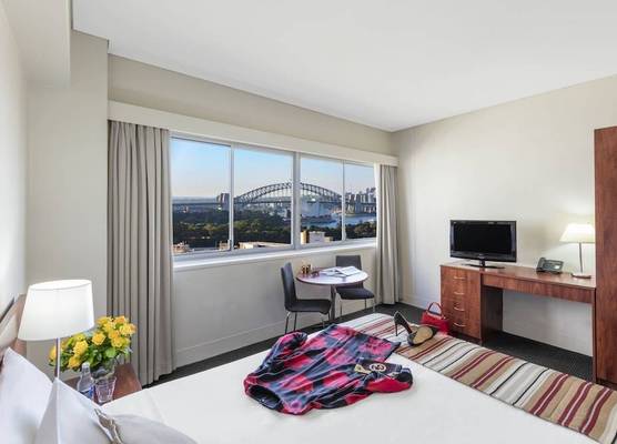 Macleay Hotel 1
