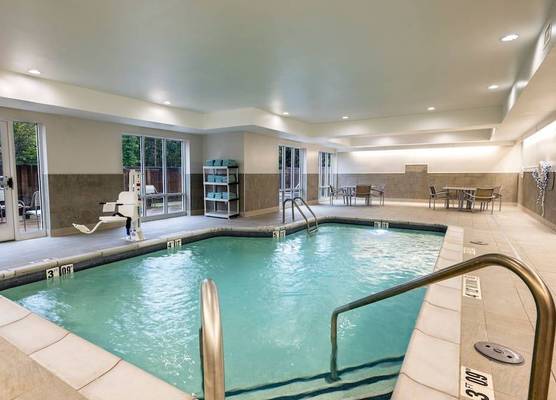 Fairfield Inn & Suites by Marriott St Louis Chesterfield 1