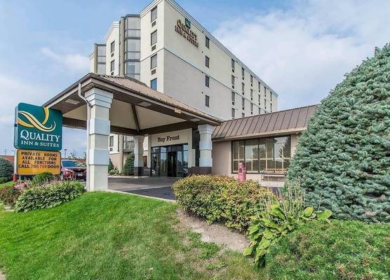 Quality Inn & Suites Bay Front 1