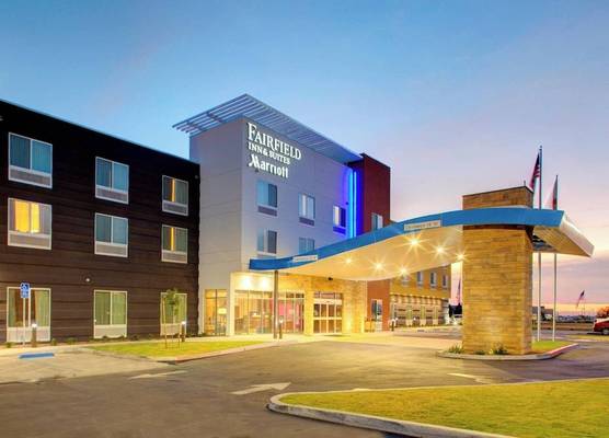 Fairfield Inn & Suites by Marriott Bakersfield North/Airport 1