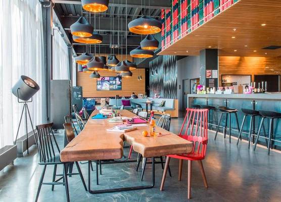 Moxy Aberdeen Airport 1