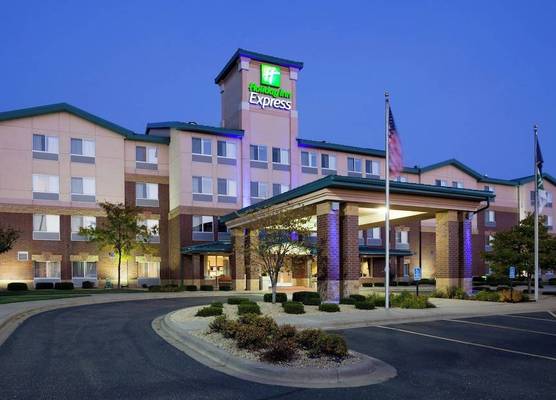 Holiday Inn Express & Suites ST. PAUL NE (VADNAIS HEIGHTS) by IHG 1