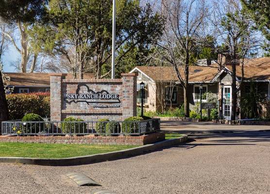 Sky Ranch Lodge 1