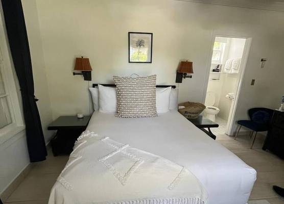 Runaway Hill Inn 1