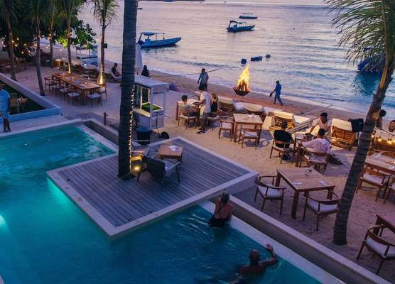 Ohana's Beachfront Resort & Beach Club 1