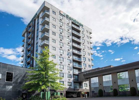 Sandman Hotel & Suites Kelowna 1