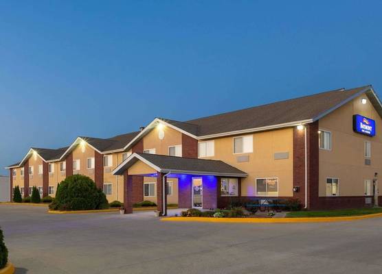 Baymont by Wyndham Fort Dodge 1
