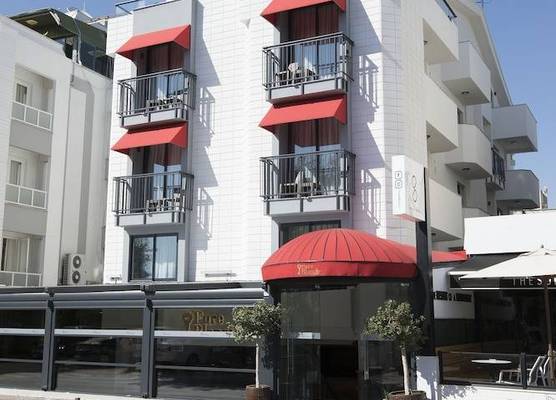 Pure Blanche Hotel 1