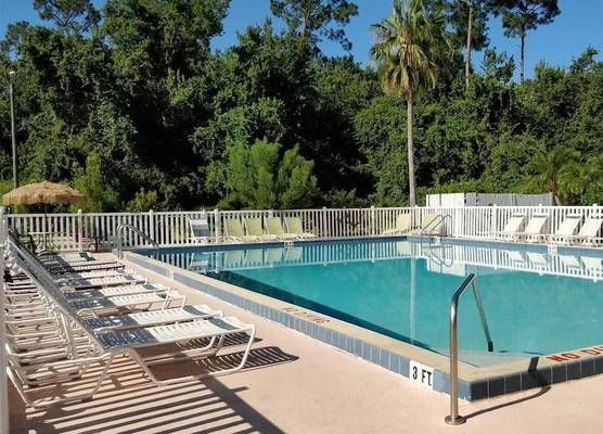 Sun Inn & Suites 1