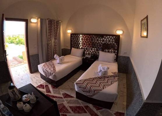 Dolphin Continental Hotel 1