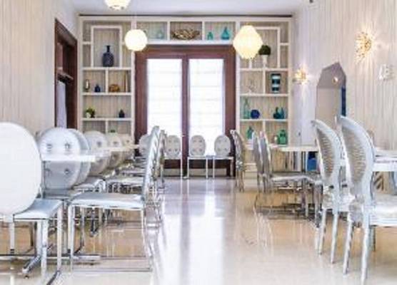 Dorchester Hotel & Suites 1
