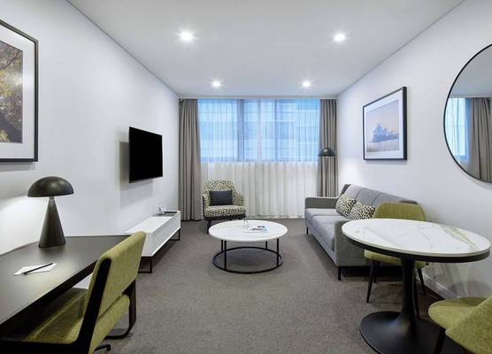 Meriton Suites North Sydney 1