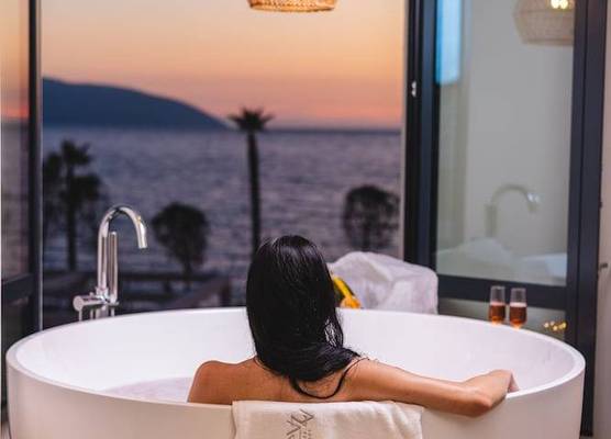 Azar Luxury Suites 1
