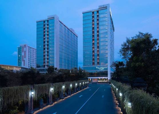 The Alana Yogyakarta Hotel and Convention Center 1