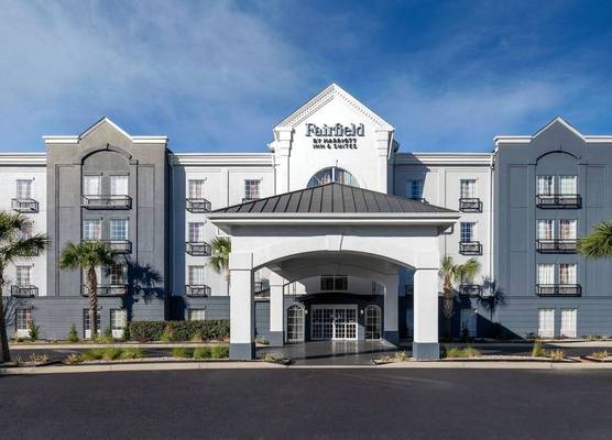 Fairfield Inn & Suites by Marriott Charleston North/Ashley Phosphate 1