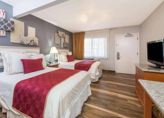 Green World Inn 1
