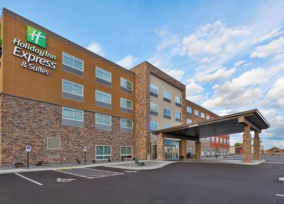 Holiday Inn Express & Suites EAU CLAIRE WEST I-94 by IHG 1