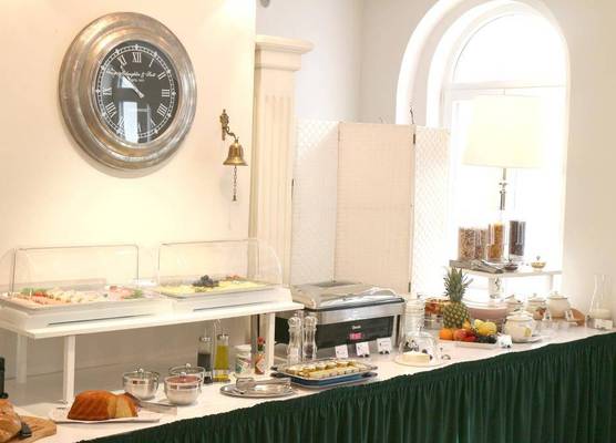 Self-Check-In Hotel Adlon 1