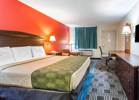 Econo Lodge Lanett 1