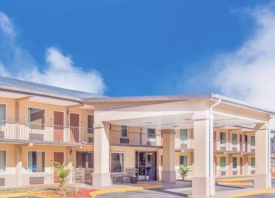 Days Inn by Wyndham Lavonia 1