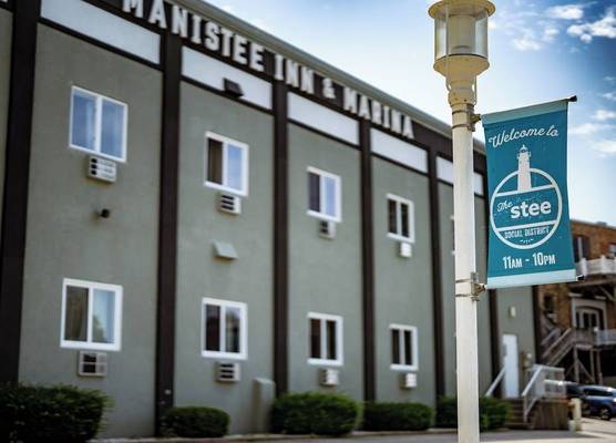 Manistee Inn & Marina 1