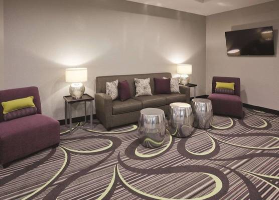 Bloom Hotel 1