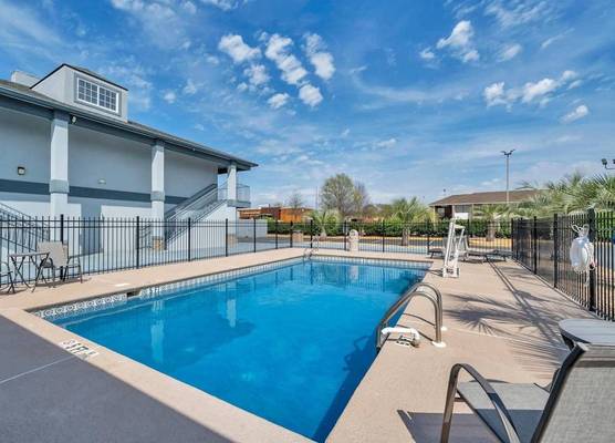 Baymont by Wyndham Warner Robins 1