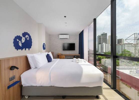 Kokotel Cebu Adira 1