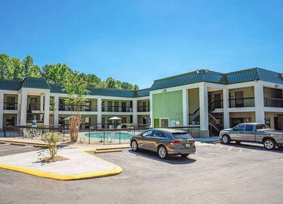 Quality Inn & Suites near Six Flags - Austell 1