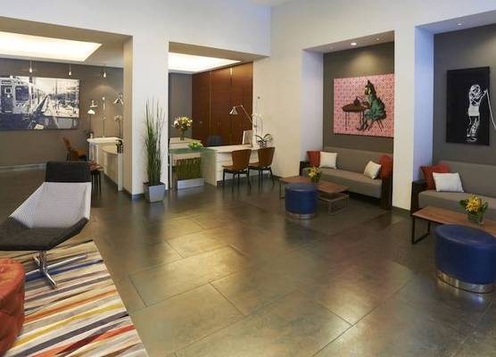 Kinzie Hotel 1