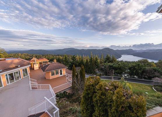 Villa Eyrie Resort 1