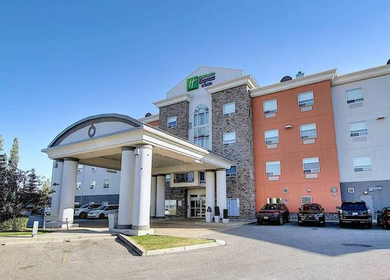 Holiday Inn Express & Suites AIRPORT-CALGARY by IHG 1