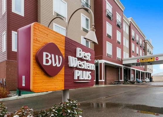 Best Western Plus Chateau Inn Sylvan Lake 1