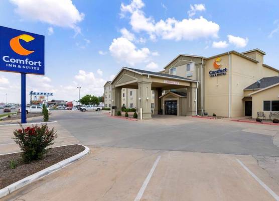 Comfort Inn & Suites Ponca City near Marland Mansion 1